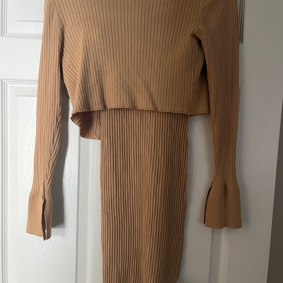 House of Harlow 1960 Tan Ribbed Bodycon Midi Dress + Matching cardigan - Picture 4 of 6